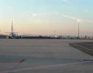 Avion dans un aéroport